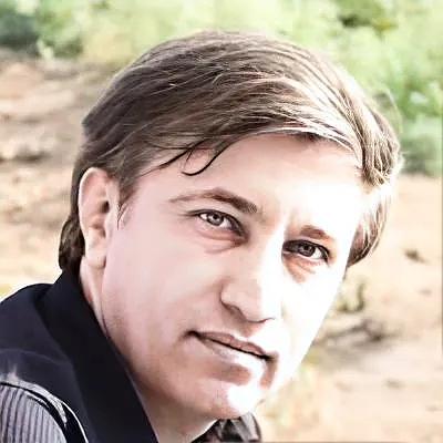 ئاراس ئاژەند